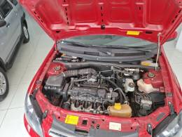 CHEVROLET - CELTA - 2013/2014 - Vermelha - R$ 34.000,00